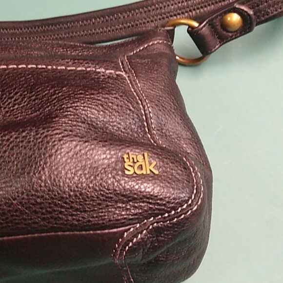 The Sak Pebbled Black Leather Shoulder Bag Zipper Top Snap Front Pocket - Picture 2 of 16